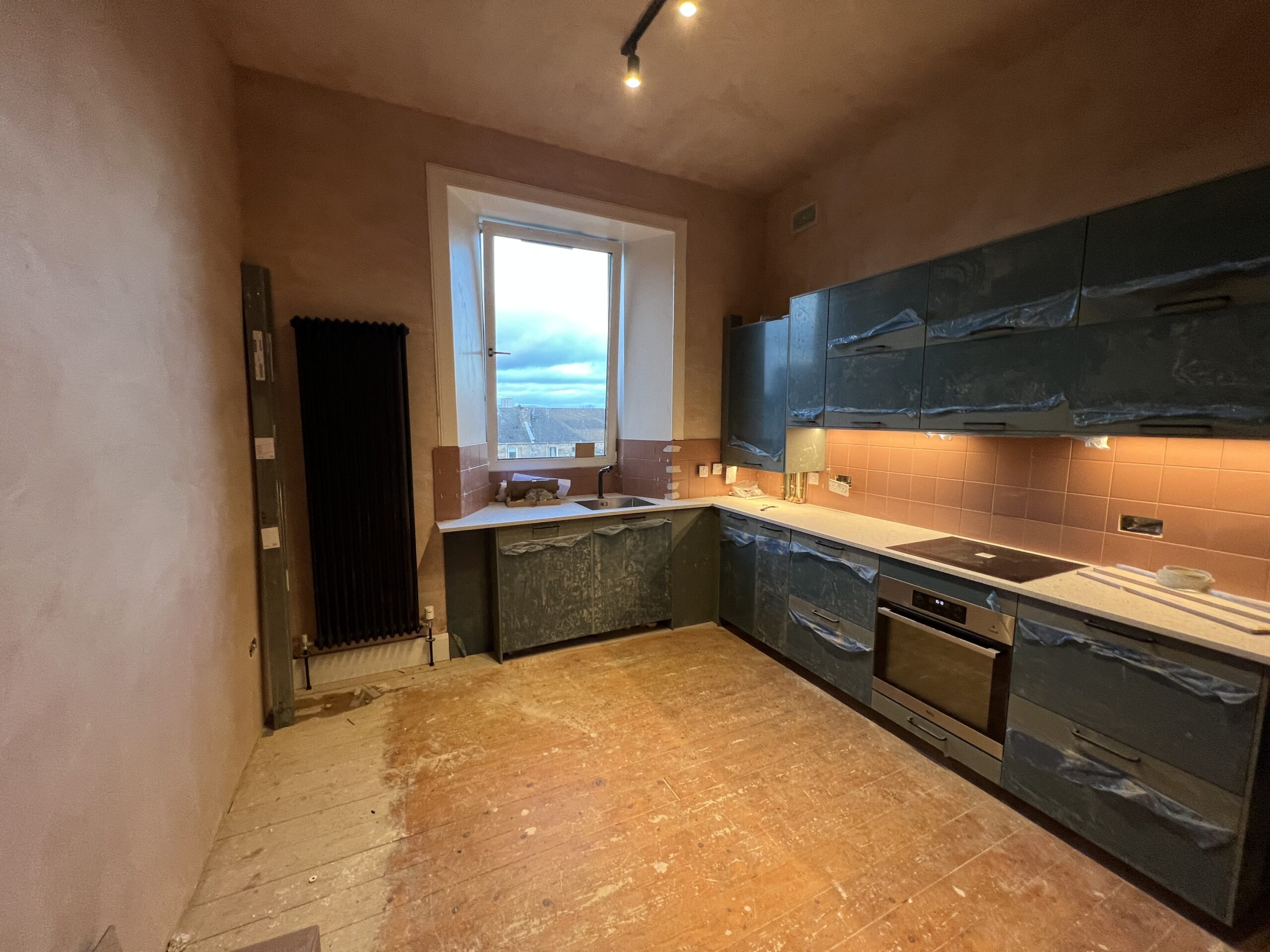 Kitchen tiles Glasgow - professional kitchen tiling