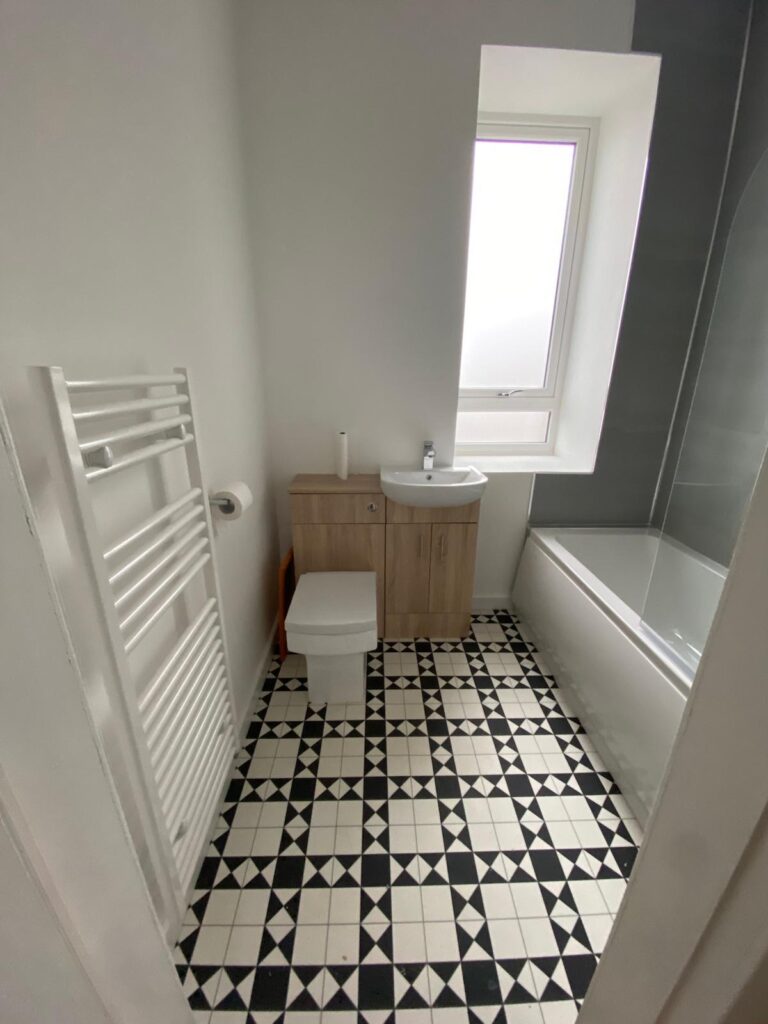 Bathroom renovation Glasgow by HomeDecorZone