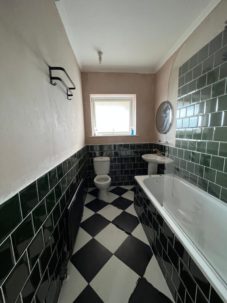 Bathroom renovation Glasgow by HomeDecorZone